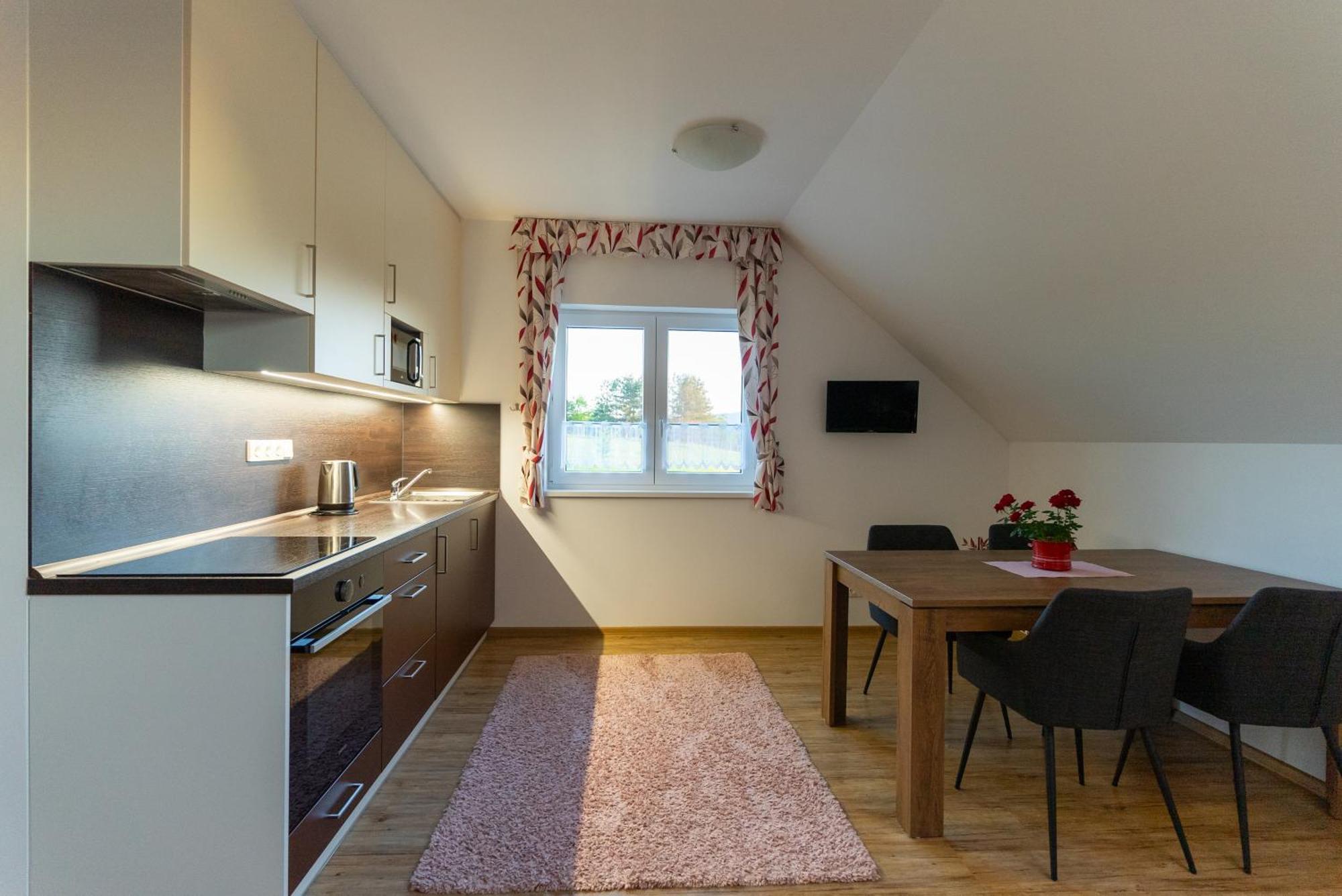 Apartmany Kohoutek A Slepicka V Novohradskych Horach Nové Hrady Extérieur photo