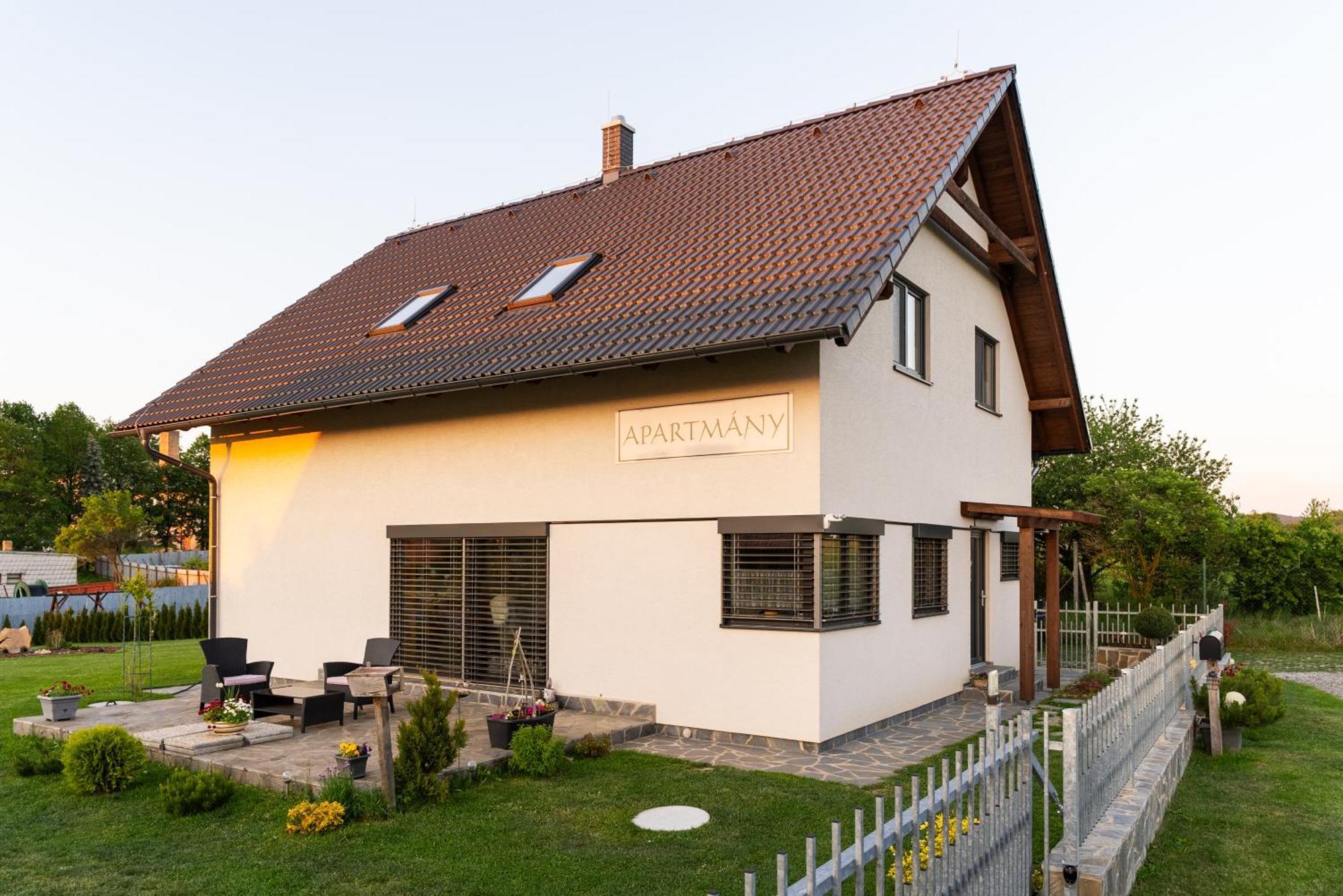 Apartmany Kohoutek A Slepicka V Novohradskych Horach Nové Hrady Extérieur photo