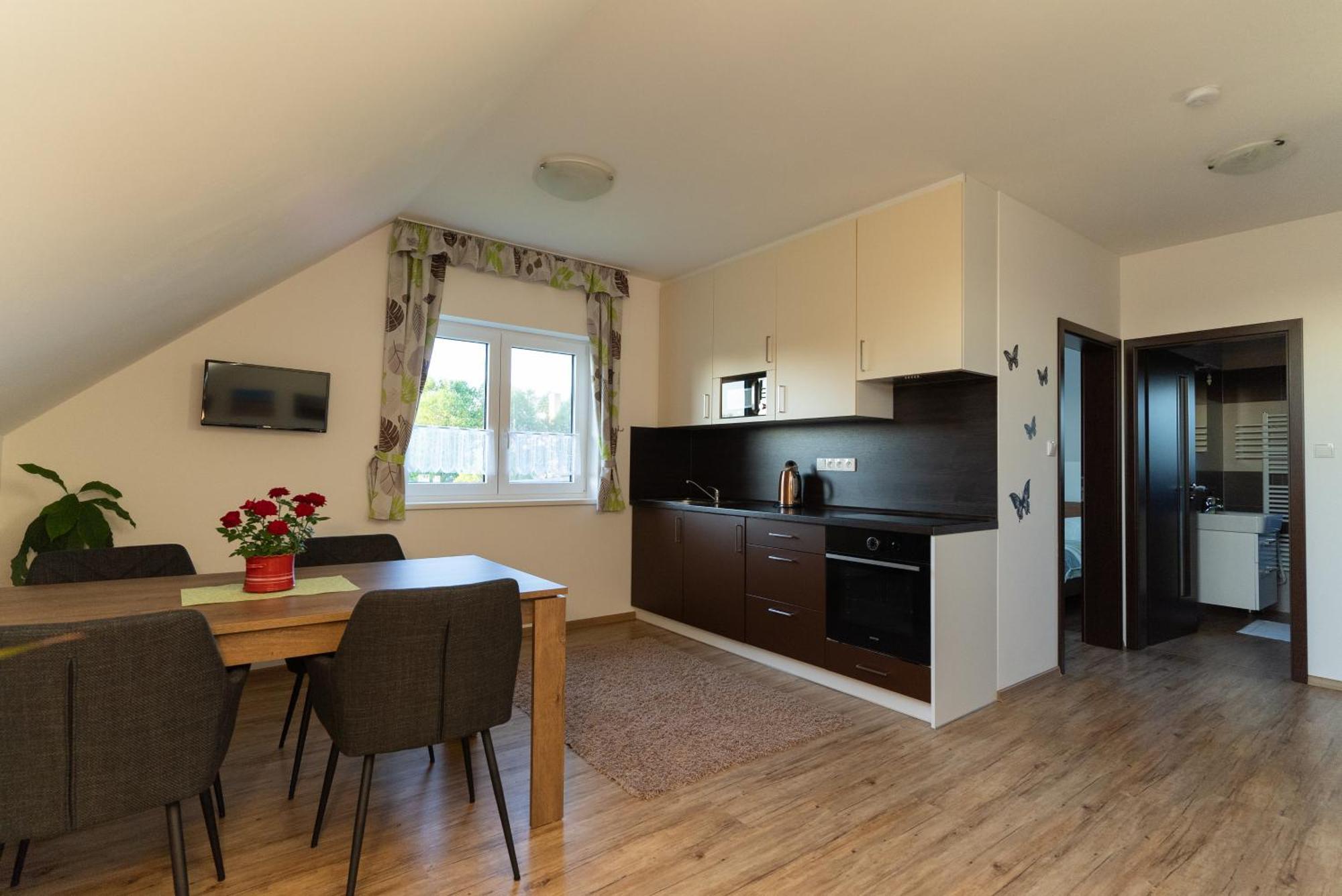 Apartmany Kohoutek A Slepicka V Novohradskych Horach Nové Hrady Extérieur photo